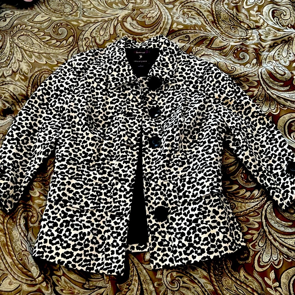 FOREVER 21 FITTED CHEETAH BLAZER SIZE SMALL